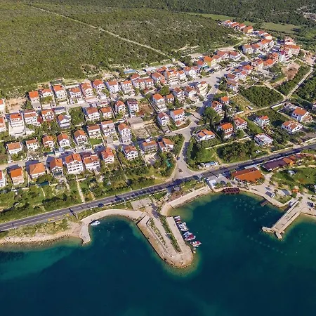 Fourteen-bedroom Holiday In Sveti Petar Сasa de vacaciones *