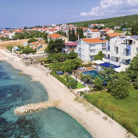 Fourteen-bedroom Holiday In Sveti Petar Sveti Petar