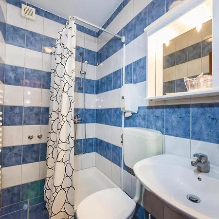 Nyaraló Fourteen-bedroom Holiday In Sveti Petar *