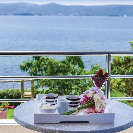 Fourteen-bedroom Holiday In Sveti Petar Sveti Petar