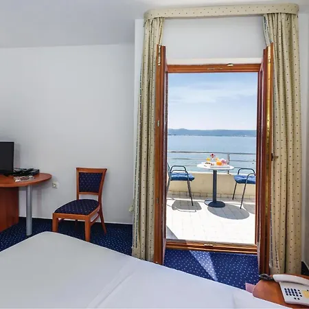Fourteen-bedroom Holiday In Sveti Petar Nyaraló *