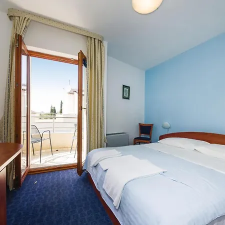 Fourteen-bedroom Holiday In Sveti Petar Sveti Petar