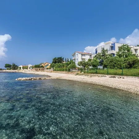 Nyaraló Fourteen-bedroom Holiday In Sveti Petar Sveti Petar